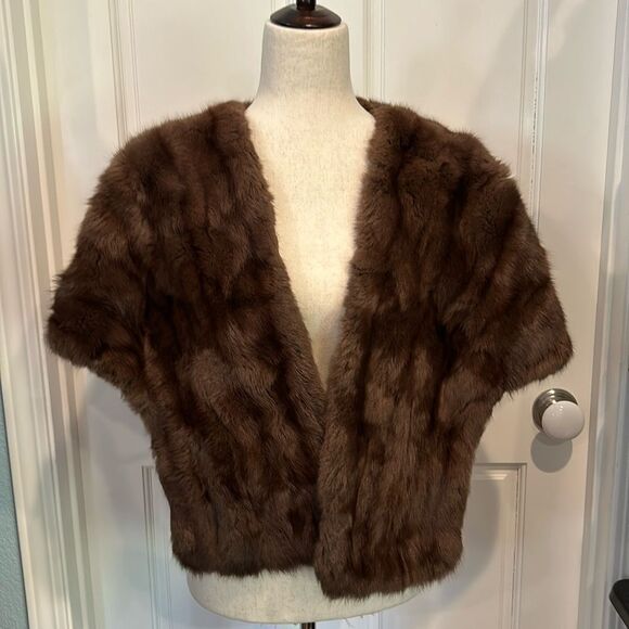 Beautiful for stole cape with pocket - Picture 1 of 7